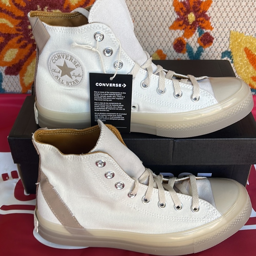 Converse A03294C
CTAS CX HI
EGRET/NOMAD KHAKI/WHEAT WMNS sneakers - Picture 4 of 16